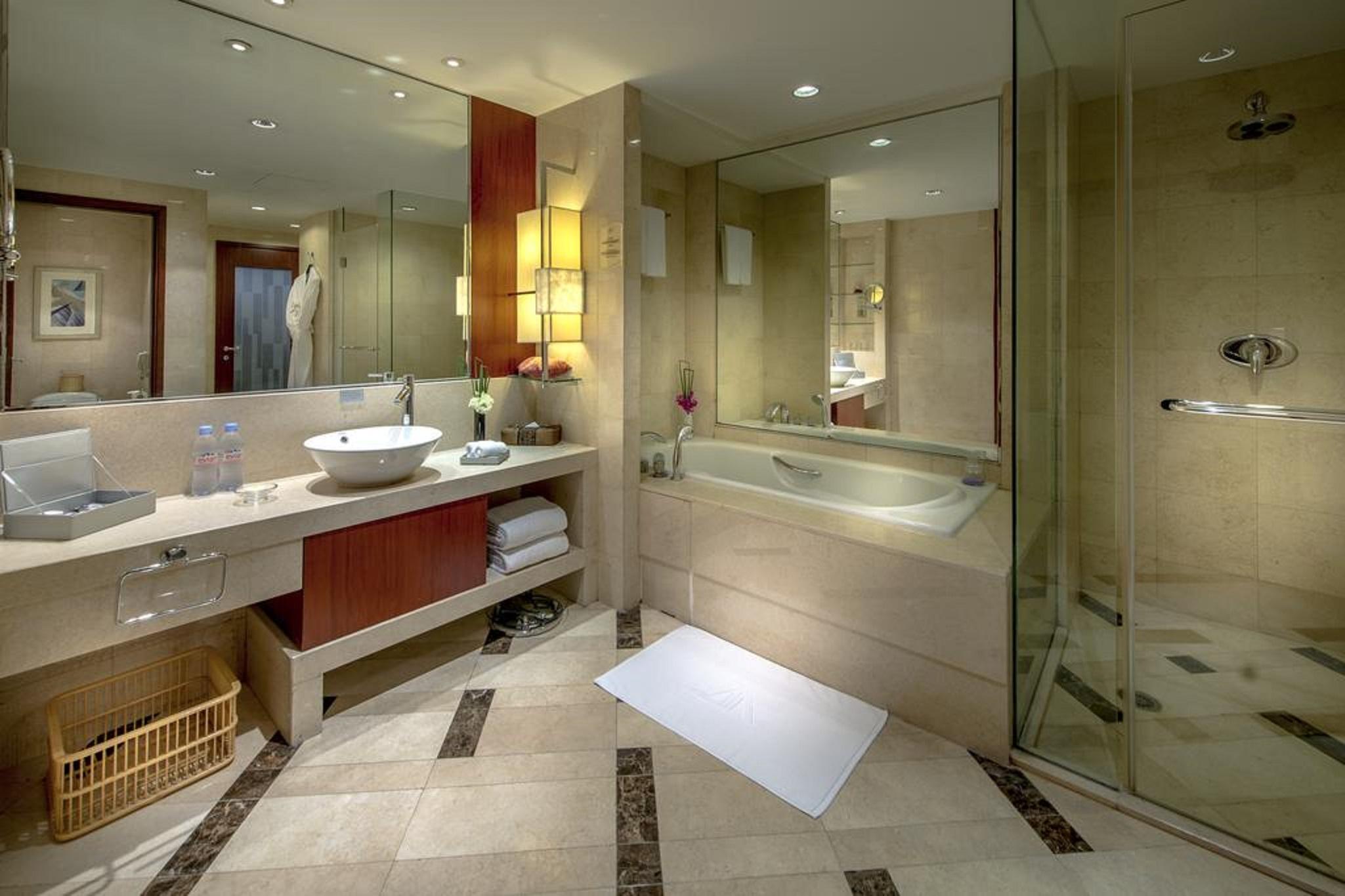 Beijing Kuntai Royal Hotel Exterior photo