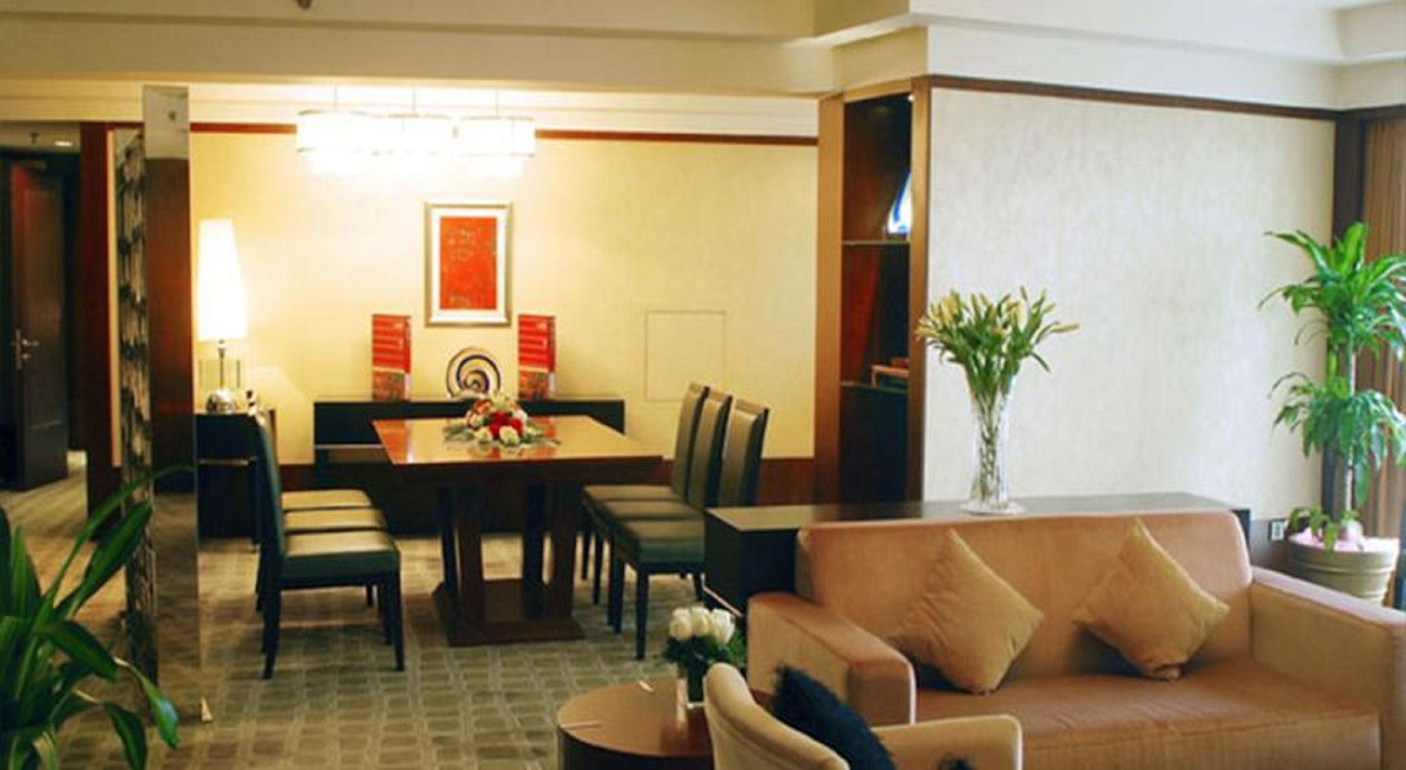Beijing Kuntai Royal Hotel Exterior photo