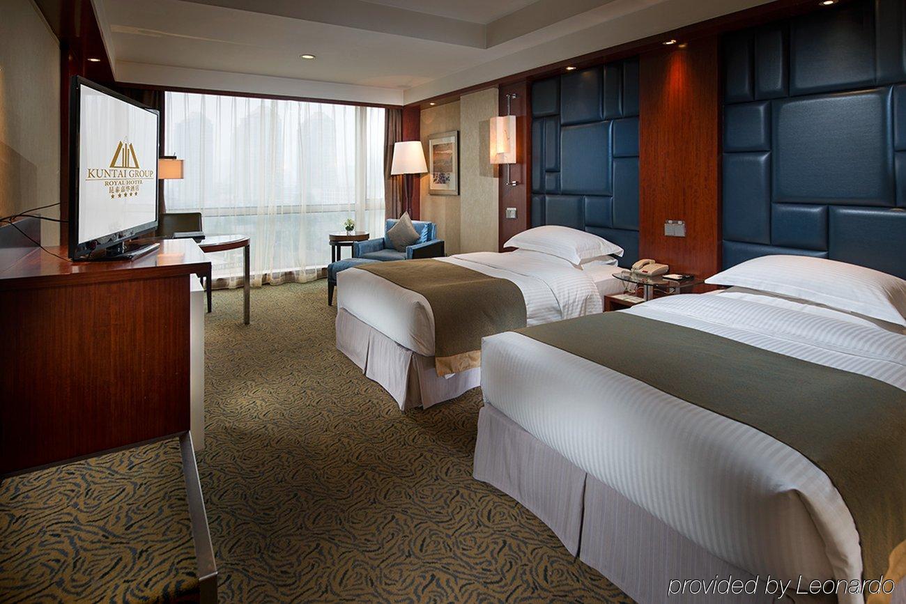 Beijing Kuntai Royal Hotel Exterior photo