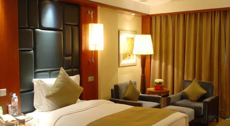 Beijing Kuntai Royal Hotel Exterior photo