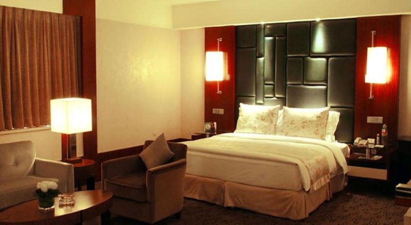 Beijing Kuntai Royal Hotel Exterior photo