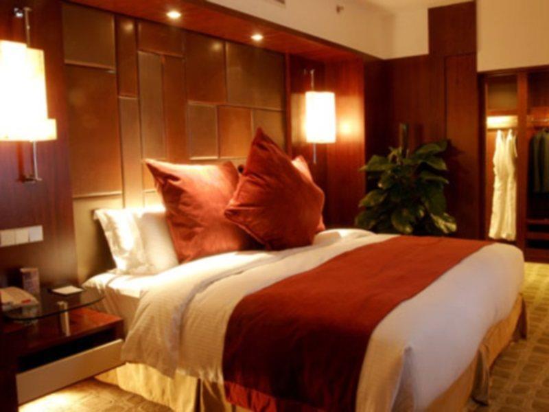 Beijing Kuntai Royal Hotel Exterior photo