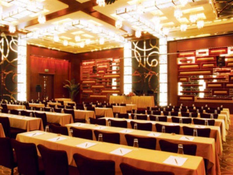 Beijing Kuntai Royal Hotel Exterior photo