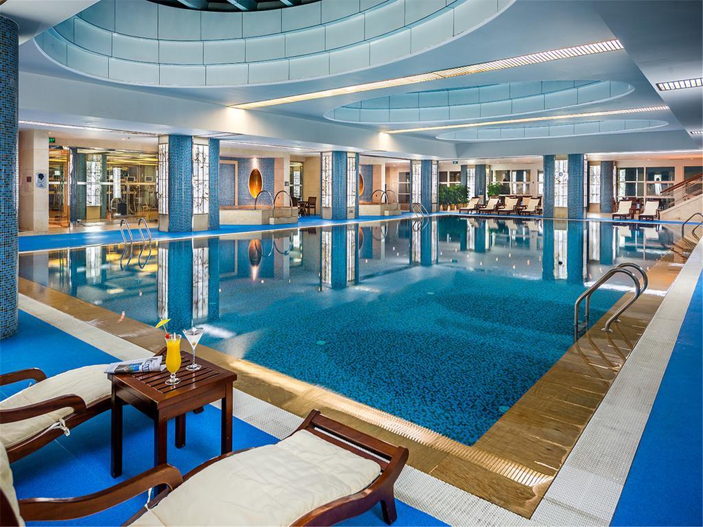 Beijing Kuntai Royal Hotel Exterior photo