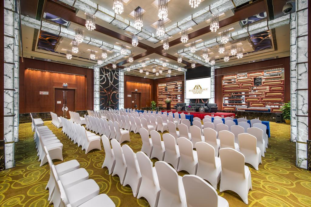 Beijing Kuntai Royal Hotel Exterior photo