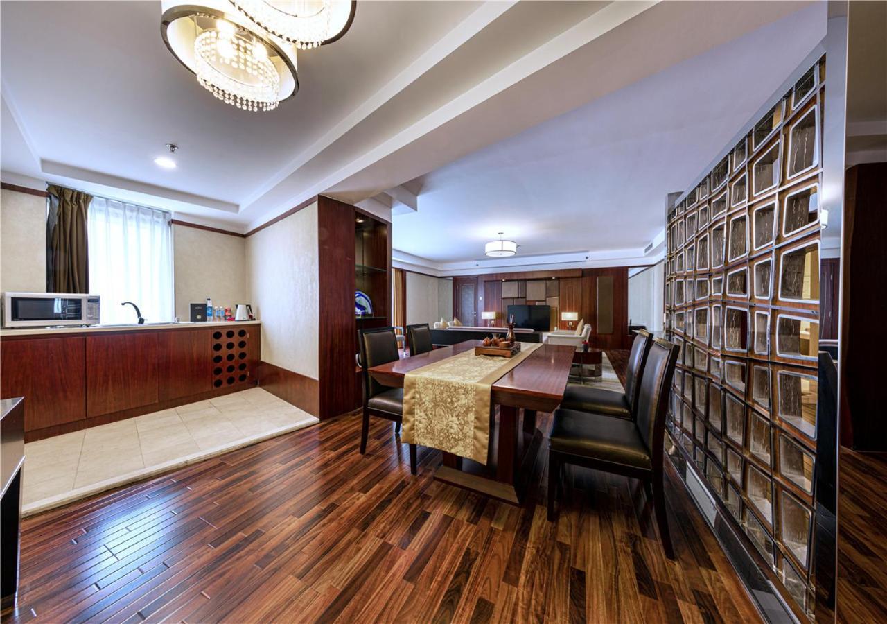 Beijing Kuntai Royal Hotel Exterior photo