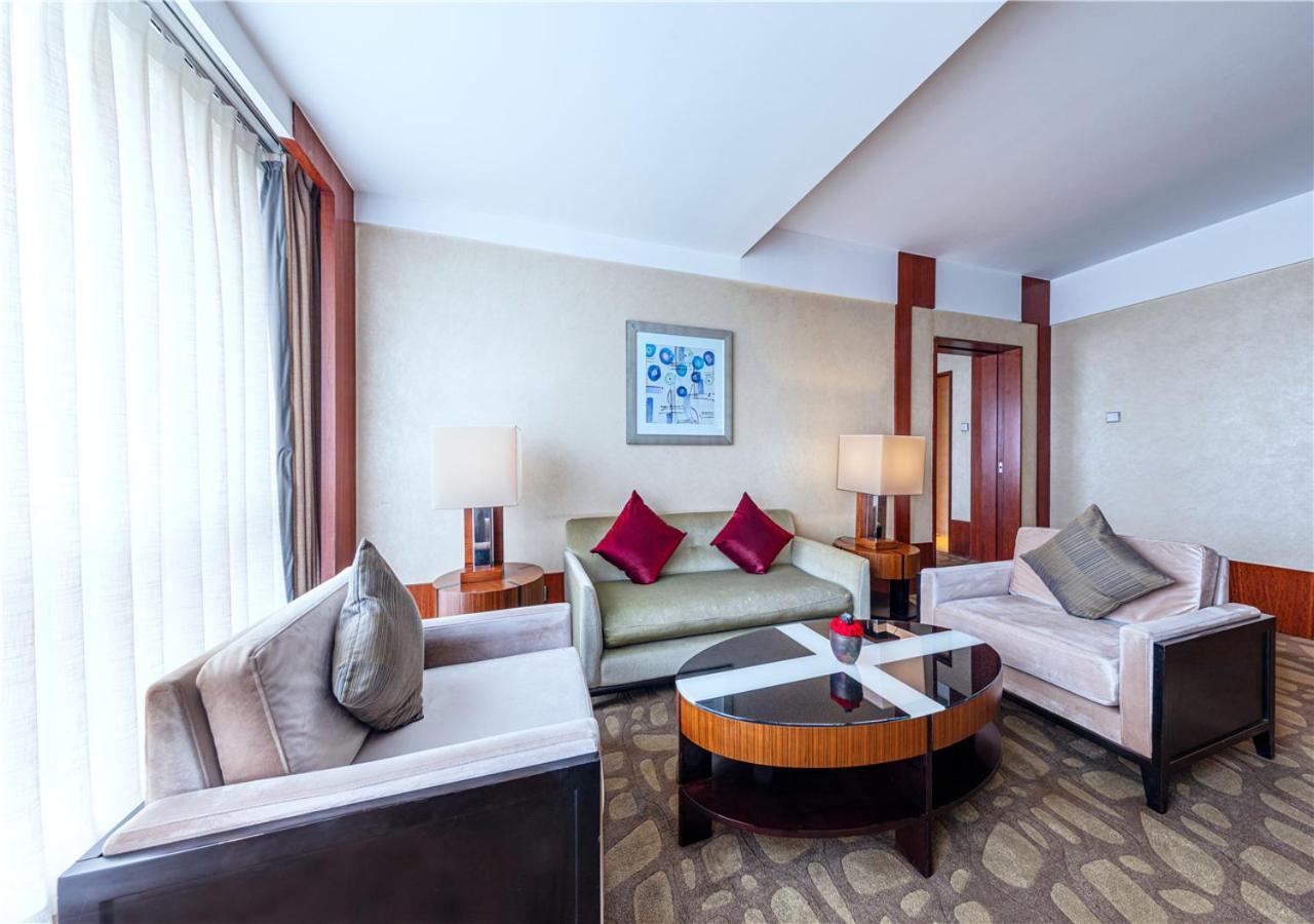 Beijing Kuntai Royal Hotel Exterior photo